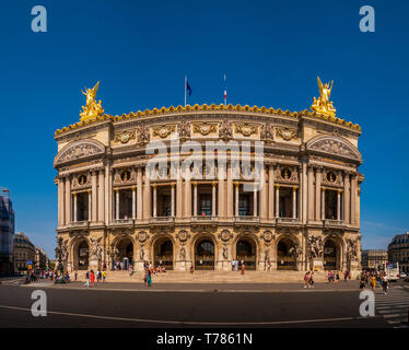 Paris, France, août 19,2018 : Palais ou l'Opéra Garnier et l'Académie Nationale de Musique de Paris, France. C'est un opéra de 1979 places, qui a été buil Banque D'Images