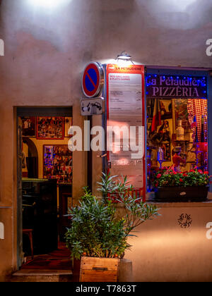 Paris, France, août 21,2018 : Pizzeria à Montmarte Paris visité par les touristes Banque D'Images