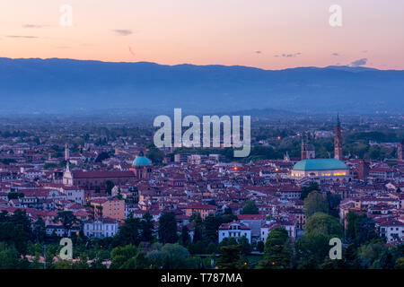 Panorama de Vicence au coucher du soleil, de l'Italie Banque D'Images