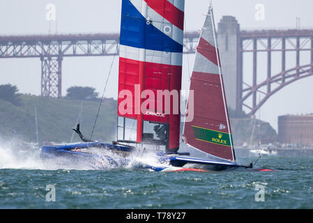 Grande Bretagne SailGP Team skippé par Dylan Fletcher en action lors de la première course du jour de la course 1, cas 2, la saison 1 de l'SailGP cas à San Francisco, Californie, États-Unis. Banque D'Images