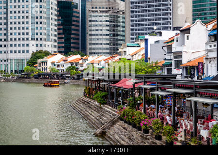 Boat Quay et le CBD Skyline, Singapour, en Asie du sud-est Banque D'Images