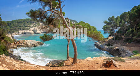 Cala Mitjana et Cala Mitjaneta à Minorque, Îles Baléares, Espagne Banque D'Images