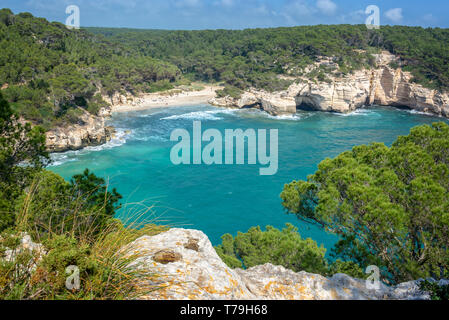 Plage de Cala Mitjana à Minorque, Îles Baléares, Espagne Banque D'Images