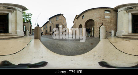 Vue panoramique à 360° de Panorama de 360 degrés du Mausolée de Théodoric à Ravenne, Italie