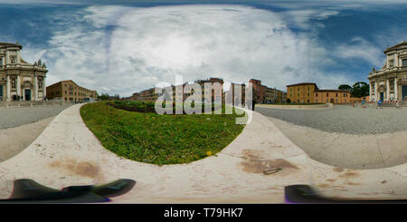 Vue panoramique à 360° de Panorama de 360 degrés du Mausolée de Théodoric à Ravenne, Italie