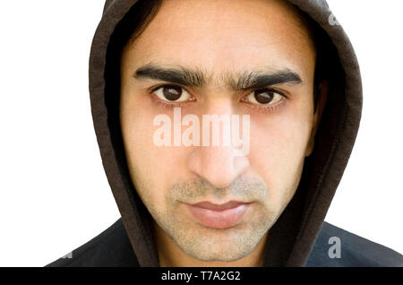 Portrait d'un jeune homme vêtu d'un sweat Banque D'Images