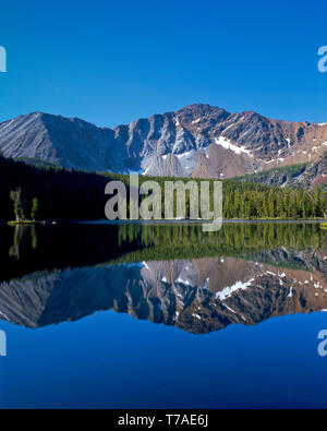 Lac de l'île ci-dessous mount Evans dans la gamme d'anaconda, près de Georgetown, Montana Banque D'Images