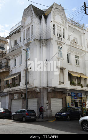 Vieux bâtiments coloniaux dans le centre-ville de Casablanca. Banque D'Images