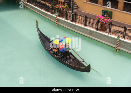 4 mai 2019 Les gens qui aiment les gondoles de Venise le grand canal mall, Metro Manila, Philippines Banque D'Images