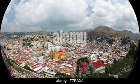 Fish-eye panoramique vue sur le centre historique de la ville de Guanajuato, Guanajuato, Mexique. Banque D'Images