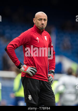 Londres, Royaume-Uni. Le 05 mai, 2019. Gardien Heurelho Gomes de Watford match pré au cours de la Premier League match entre Chelsea et Watford à Stamford Bridge, Londres, Angleterre le 5 mai 2019. Photo par Andy Rowland. Usage éditorial uniquement, licence requise pour un usage commercial. Aucune utilisation de pari, de jeux ou d'un seul club/ligue/dvd publications.Õ Crédit : premier Media Images/Alamy Live News Banque D'Images