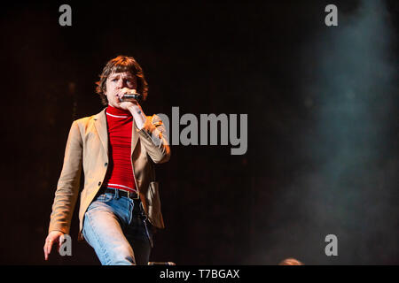 ATLANTA, GÉORGIE - Mai 04 : Matt Shultz et Cage the Elephant effectue au cours de deux jours les genoux fragile Music Festival à Atlanta Central Park sur le 04 mai 2019 à Atlanta, Géorgie. Photo : Ryan Fleisher/imageSPACE/MediaPunch Banque D'Images