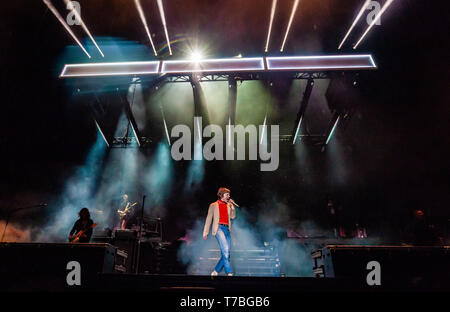 ATLANTA, GÉORGIE - Mai 04 : Matt Shultz et Cage the Elephant effectue au cours de deux jours les genoux fragile Music Festival à Atlanta Central Park sur le 04 mai 2019 à Atlanta, Géorgie. Photo : Ryan Fleisher/imageSPACE/MediaPunch Banque D'Images