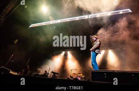 ATLANTA, GÉORGIE - Mai 04 : Matt Shultz et Cage the Elephant effectue au cours de deux jours les genoux fragile Music Festival à Atlanta Central Park sur le 04 mai 2019 à Atlanta, Géorgie. Photo : Ryan Fleisher/imageSPACE/MediaPunch Banque D'Images