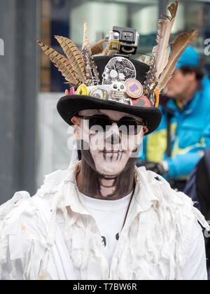 Rochester, Kent, UK. 6 mai, 2019. Rochester Sweeps Festival 2019 : une sélection de photos de la dernière journée de l'année 2019 sweeps festival tenu à Rochester, Kent le lundi férié, qui célèbre la traditionnelle fête des ramoneurs. Credit : James Bell/Alamy Live News Banque D'Images