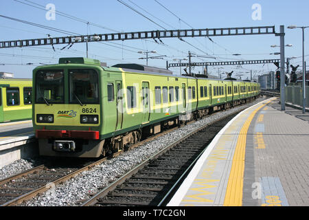 La gare de Connolly de Dublin, Irlande, avril 2010, un service de train Iarnrod Eireann Banque D'Images