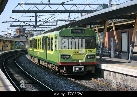 La gare de Connolly de Dublin, Irlande, avril 2010, un service de train Iarnrod Eireann Banque D'Images