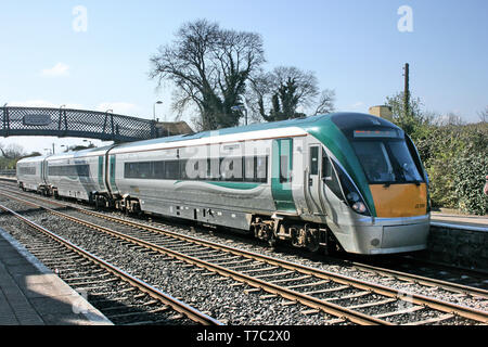 Kildare Irlande ,Station, avril 2010, un service de train Iarnrod Eireann Banque D'Images