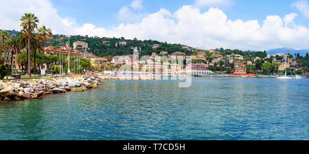 Côte italienne à Rapallo en Ligurie. Banque D'Images