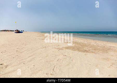 Plage de station de Desert Islands, Abu Dhabi, Emirats Arabes Unis Banque D'Images