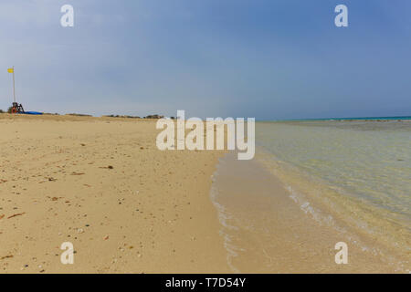 Plage de station de Desert Islands, Abu Dhabi, Emirats Arabes Unis Banque D'Images