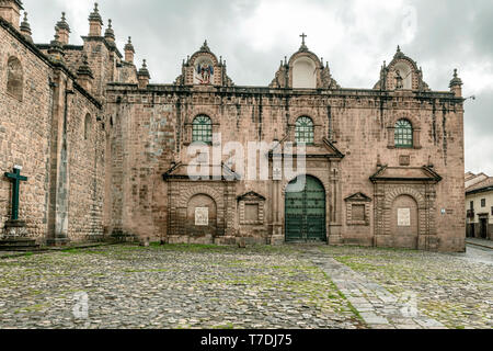 Façade de la Iglesia del Triunfo, église du triomphe, adjacent et relié à la cathedra. C'est la première église chrétienne à être construit à Cusco, Banque D'Images