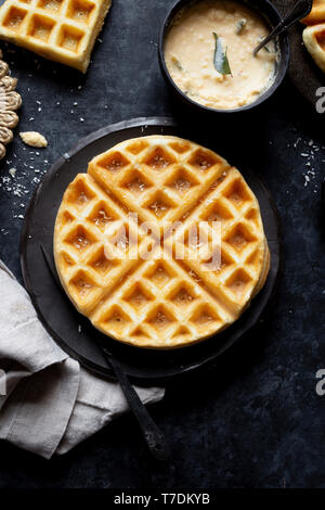 Vegan sans gluten salé de style indien Waffle Dosa Banque D'Images