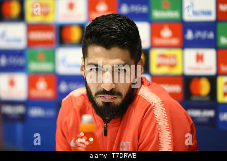 Liverpool, Royaume-Uni. 6 mai, 2019. Luis Suarez de Barcelone. Ligue des Champions, l'équipe du FC Barcelone conférence de presse au stade d'Anfield à Liverpool le lundi 6 mai 2019. L'équipe se prépare à l'avance le match de demain contre Liverpool. Ce droit ne peut être utilisé qu'à des fins rédactionnelles. Usage éditorial uniquement, licence requise pour l'usage commercial.pic par Chris Stading/Andrew Orchard la photographie de sport/Alamy live news Crédit : Andrew Orchard la photographie de sport/Alamy Live News Banque D'Images