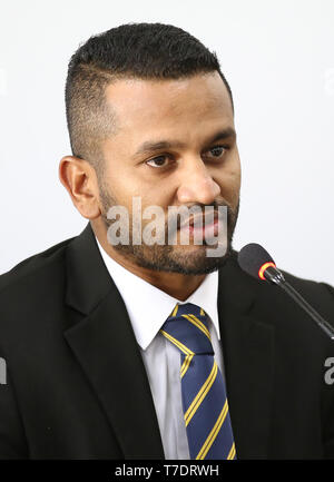 Colombo, Sri Lanka. 6 mai, 2019. Le capitaine du Sri Lanka Dimuth Karunaratne parle lors d'une conférence de presse à venir de l'ICC Cricket World Cup 2019, à Colombo le 6 mai 2019. Credit : Pradeep Dambarage/ZUMA/Alamy Fil Live News Banque D'Images