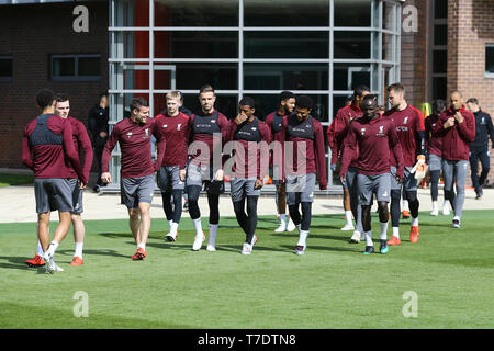 Liverpool, Royaume-Uni. 06 mai, 2019. Les joueurs de Liverpool à pied en avant de la formation. Ligue des Champions, la formation de l'équipe du Liverpool FC, Liverpool FC à Melwood formation du sol à Liverpool le lundi 6 mai 2019. L'équipe de formation de demain sont avant le match contre Barcelone. Ce droit ne peut être utilisé qu'à des fins rédactionnelles. Editorial uniquement. Photos par Chris Stading/Andrew Orchard la photographie de sport/Alamy live news Crédit : Andrew Orchard la photographie de sport/Alamy Live News Banque D'Images