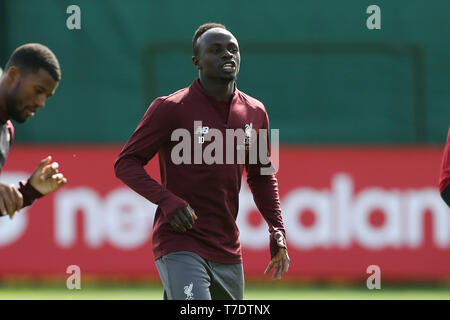 Liverpool, Royaume-Uni. 06 mai, 2019. Sadio Mane de Liverpool. Ligue des Champions, la formation de l'équipe du Liverpool FC, Liverpool FC à Melwood formation du sol à Liverpool le lundi 6 mai 2019. L'équipe de formation de demain sont avant le match contre Barcelone. Ce droit ne peut être utilisé qu'à des fins rédactionnelles. Editorial uniquement. Photos par Chris Stading/Andrew Orchard la photographie de sport/Alamy live news Crédit : Andrew Orchard la photographie de sport/Alamy Live News Banque D'Images