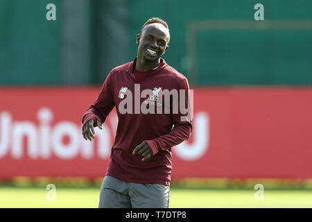 Liverpool, Royaume-Uni. 06 mai, 2019. Sadio Mane de Liverpool. Ligue des Champions, la formation de l'équipe du Liverpool FC, Liverpool FC à Melwood formation du sol à Liverpool le lundi 6 mai 2019. L'équipe de formation de demain sont avant le match contre Barcelone. Ce droit ne peut être utilisé qu'à des fins rédactionnelles. Editorial uniquement. Photos par Chris Stading/Andrew Orchard la photographie de sport/Alamy live news Crédit : Andrew Orchard la photographie de sport/Alamy Live News Banque D'Images