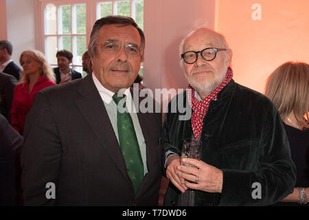 Berlin, Allemagne. 06 mai, 2019. Mario Ohoven (l) et Jürgen Flimm viennent à la nuit de la Süddeutsche Zeitung. Credit : Jörg Carstensen/dpa/Alamy Live News Banque D'Images