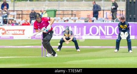 Brighton, UK. 7 mai 2019 - Luke Wright batting pour Sussex Sharks pendant le match de Coupe d'une London Royal Sussex entre requins et à la 1ère Glamorgan County dans la masse centrale Hove. Crédit photo : Simon Dack / Alamy Live News Banque D'Images