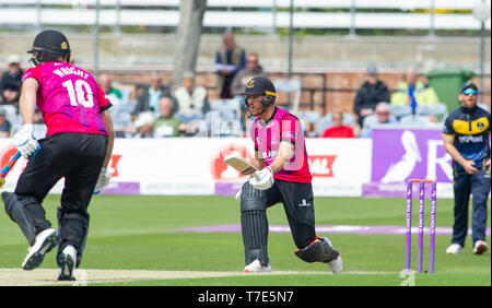 Brighton, UK. 7 mai 2019 - Laurie Evans de Sussex Sharks batting pendant le match de Coupe d'une London Royal Sussex entre requins et à la 1ère Glamorgan County dans la masse centrale Hove. Crédit photo : Simon Dack / Alamy Live News Banque D'Images