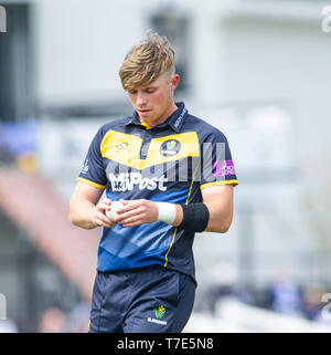 Brighton, UK. 7 mai 2019 - Glamorgan bowler Dan Douthwaite pendant le match de Coupe d'une London Royal Sussex entre requins et à la 1ère Glamorgan County dans la masse centrale Hove. Crédit photo : Simon Dack / Alamy Live News Banque D'Images