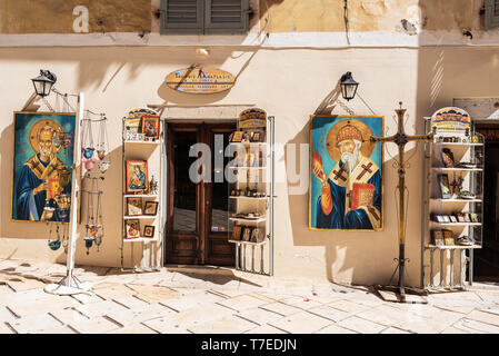 Images de saints, objets de dévotion, magasin de souvenirs, vieille ville, Kerkyra, Corfou, îles Ioniennes, Grèce Banque D'Images