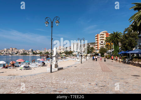 Plage, promenade, Saranda, Albanie Banque D'Images