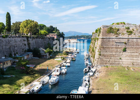 Canal de l'eau, ancienne forteresse, Kerkyra, Corfou, îles Ioniennes, Grèce Banque D'Images