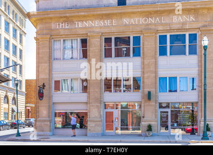 JOHNSON CITY, TN, USA-4/27/19 : extérieur avant du Tennessee National Bank Building à Johnson City. Banque D'Images