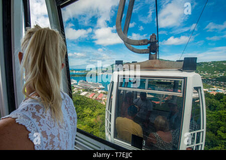 Skyride téléferique gondoles, Charlotte Amalie, St Thomas, îles Vierges britanniques. Banque D'Images