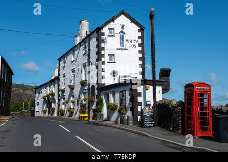 White Lion Inn à Patterdale Village dans le parc national Lake District, Cumbria, Angleterre, Royaume-Uni Banque D'Images