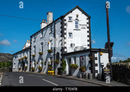 White Lion Inn à Patterdale Village dans le parc national Lake District, Cumbria, Angleterre, Royaume-Uni Banque D'Images