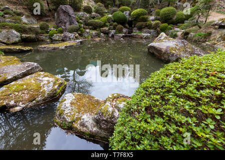 Bupposhoryuji Jardin de Temple, le lac Suwa - Les jardins sont composés de différentes zones entourant le temple salle principale. Ce sont les vestiges de la M Banque D'Images