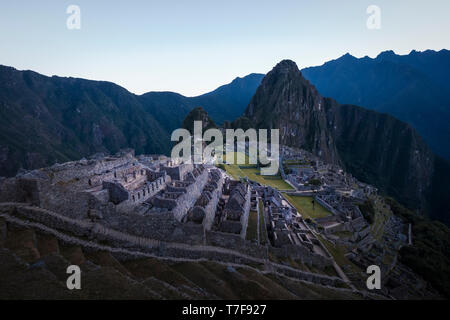 La première lumière sur le Machu Picchu, Pérou extraordinaire Banque D'Images