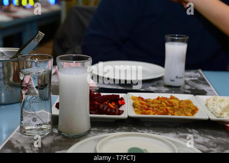 Raki turc et des hors-d vue en gros Banque D'Images