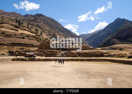 Place principale du site archéologique de Chavín de Huántar, région d'Ancash, Pérou Banque D'Images