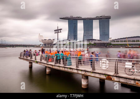 Le Marina Bay Sands Hotel Vue de la Merlion Park, à Singapour, en Asie du sud-est Banque D'Images