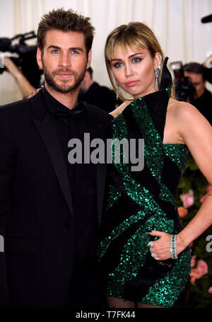 Miley Cyrus et Liam Hemsworth fréquentant le Metropolitan Museum of Art Costume Institute Gala-bénéfice 2019 à New York, USA. Banque D'Images