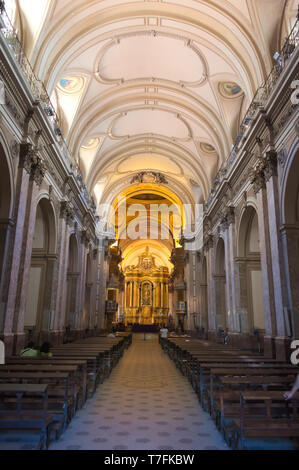 Vue de l'intérieur de la nef principale de la cathédrale de Buenos Aires, Argentine. Banque D'Images